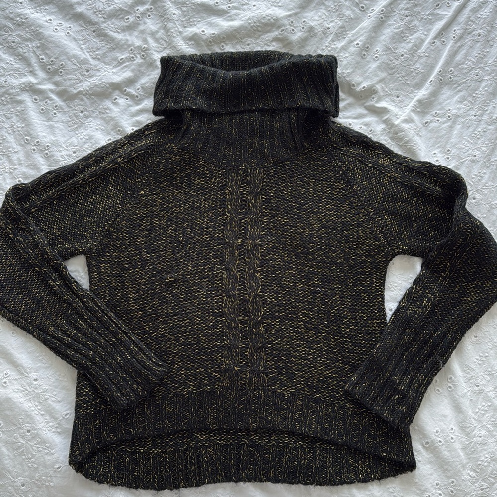 Black Knit Turtleneck Sweater (Size L)